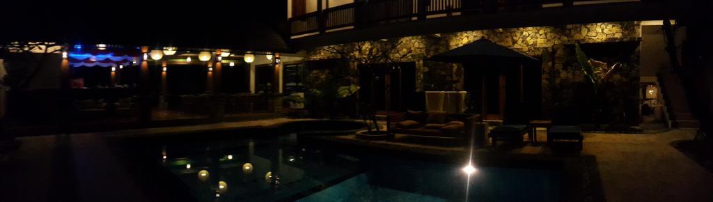 Coral Beach Pizza Cottages Τζίλι Τραγουανγκάν Εξωτερικό φωτογραφία