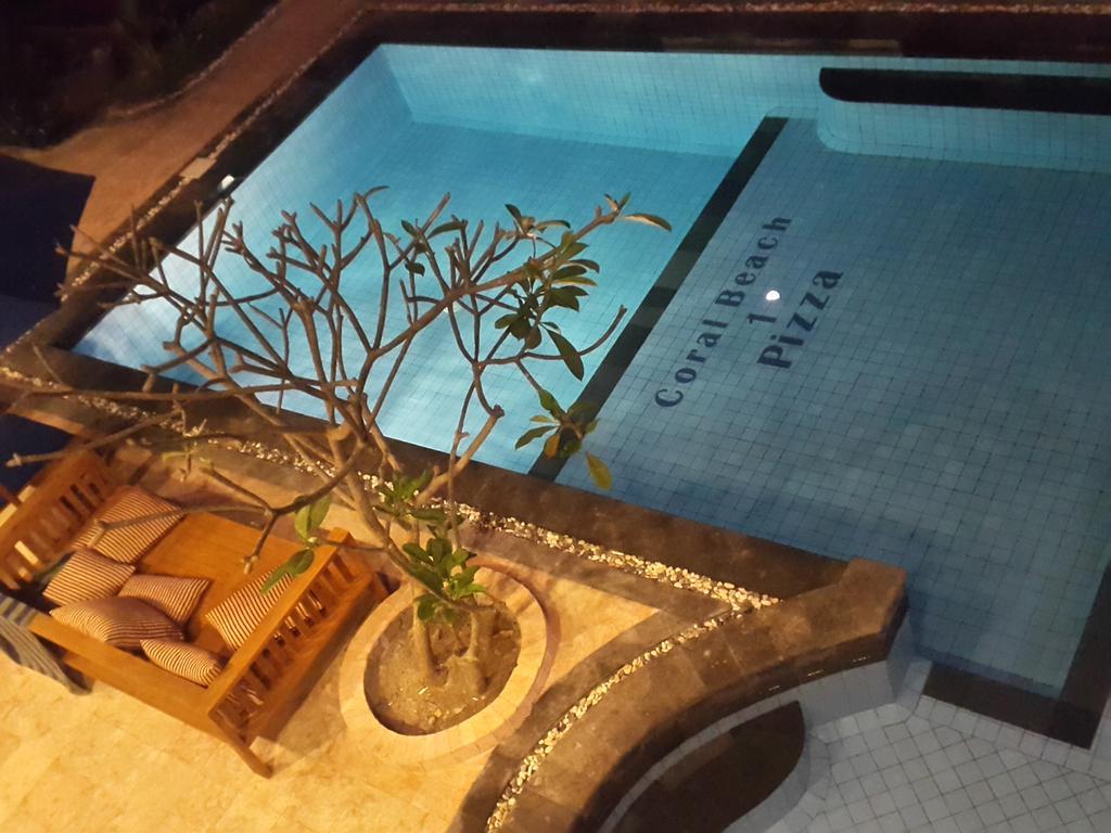 Coral Beach Pizza Cottages Τζίλι Τραγουανγκάν Εξωτερικό φωτογραφία
