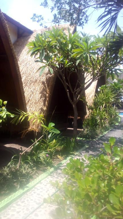 Coral Beach Pizza Cottages Τζίλι Τραγουανγκάν Εξωτερικό φωτογραφία