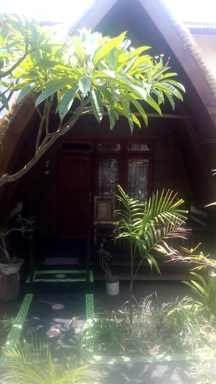 Coral Beach Pizza Cottages Τζίλι Τραγουανγκάν Εξωτερικό φωτογραφία
