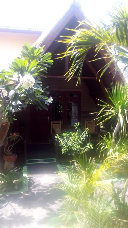 Coral Beach Pizza Cottages Τζίλι Τραγουανγκάν Εξωτερικό φωτογραφία