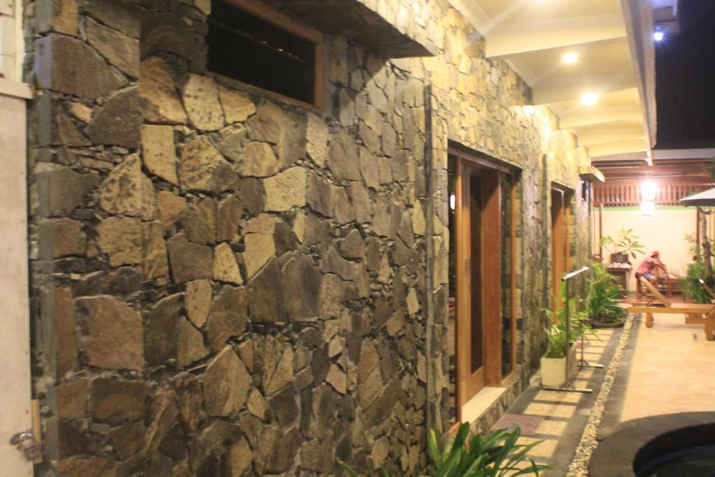 Coral Beach Pizza Cottages Τζίλι Τραγουανγκάν Εξωτερικό φωτογραφία