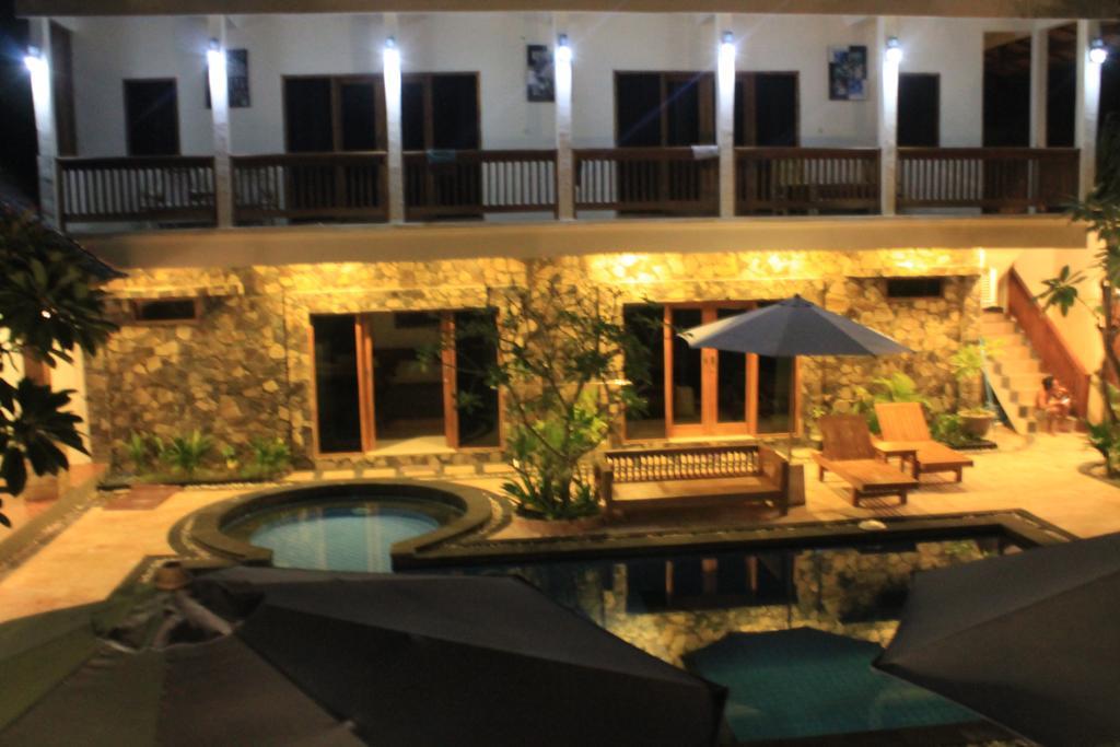Coral Beach Pizza Cottages Τζίλι Τραγουανγκάν Εξωτερικό φωτογραφία