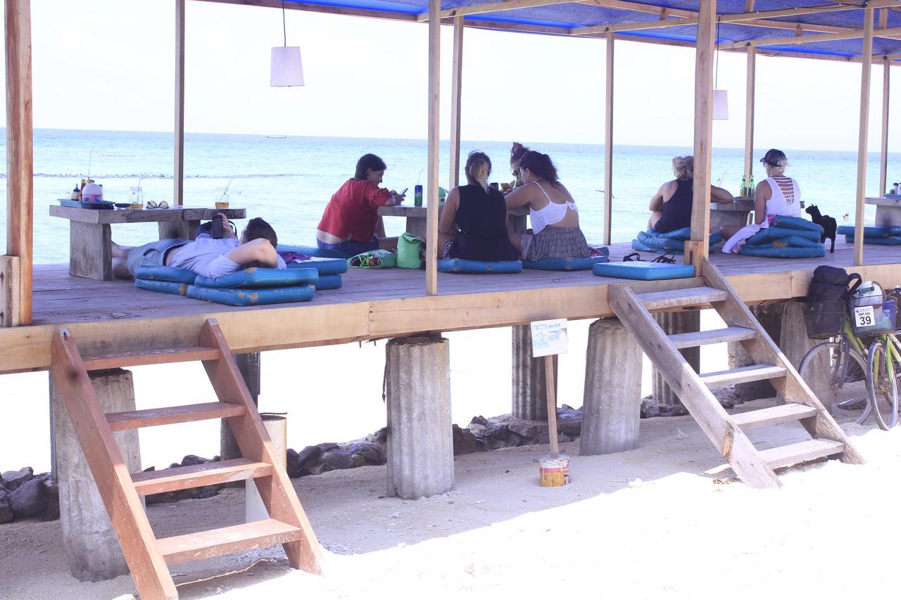 Coral Beach Pizza Cottages Τζίλι Τραγουανγκάν Εξωτερικό φωτογραφία